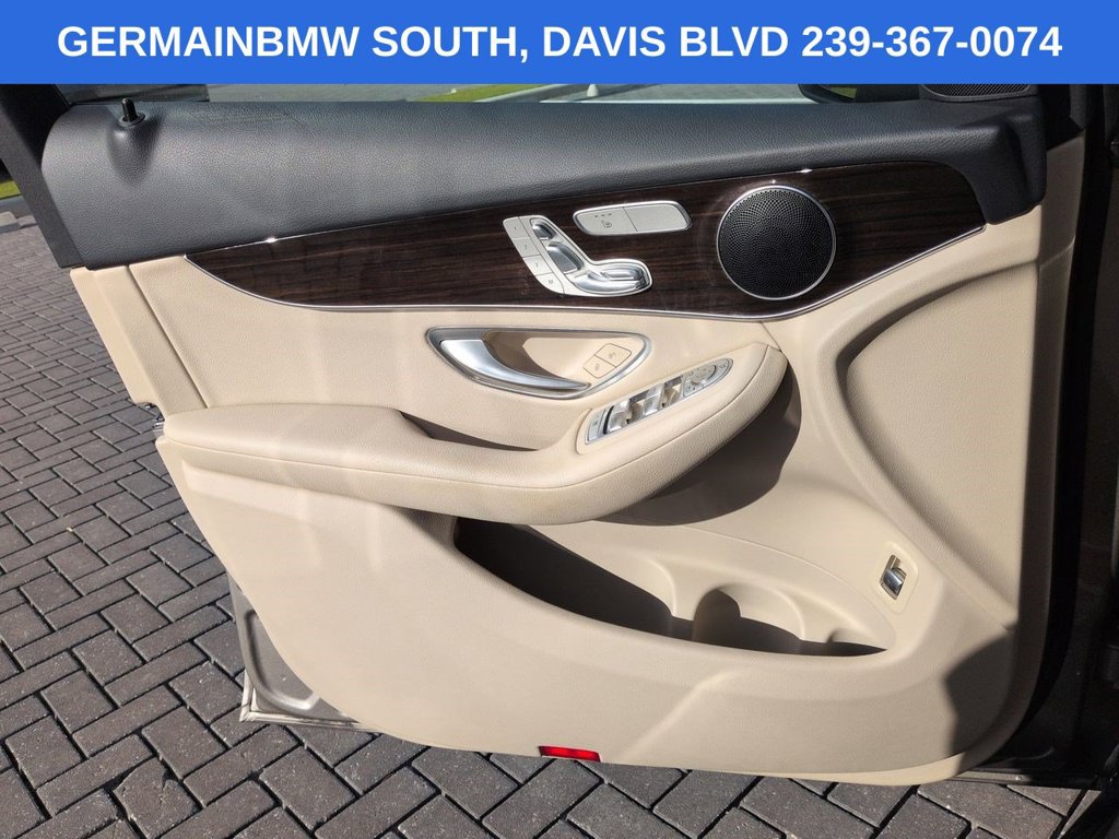 Used 2022 Mercedes-Benz GLC 300 4MATIC image 29
