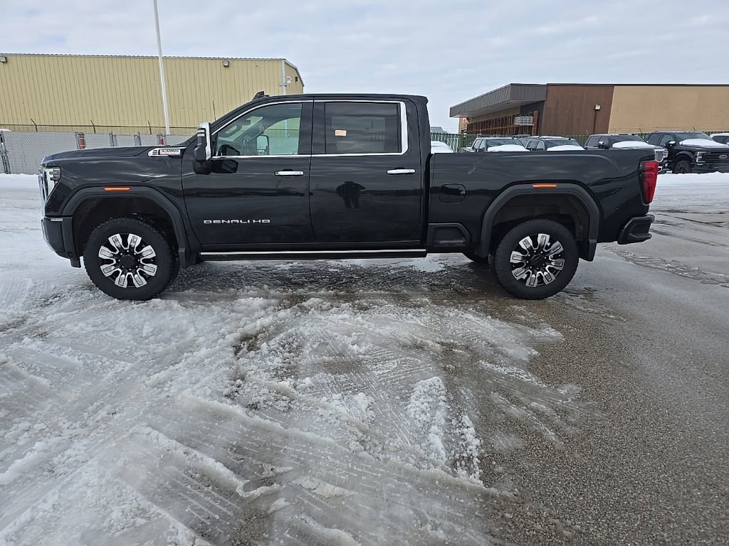 Used 2024 GMC Sierra 2500 Denali w/ Denali Reserve Package image 3