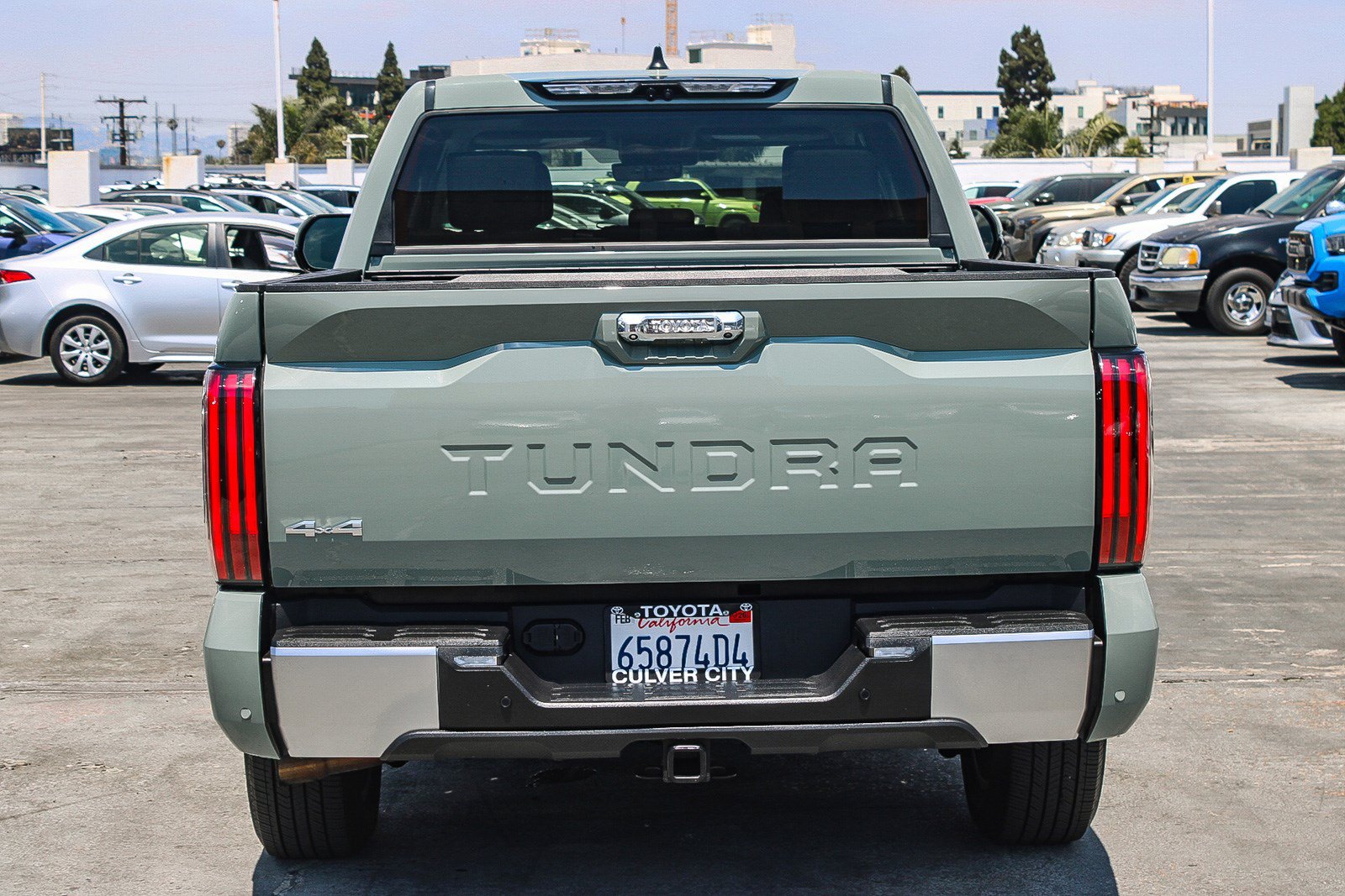 Used 2024 Toyota Tundra Limited AWD/4WD image 8