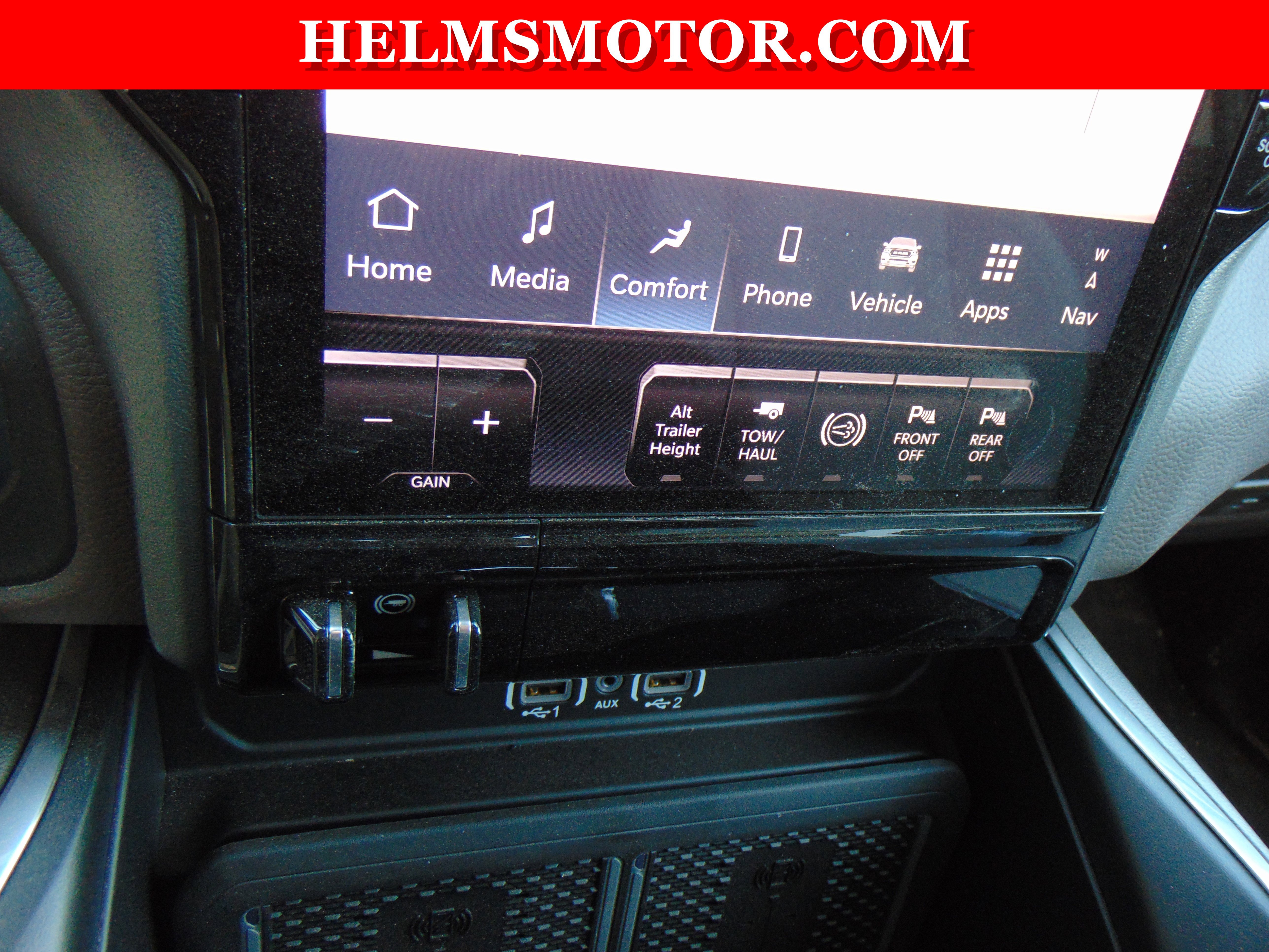 New 2025 RAM 2500 Laramie AWD/4WD image 32