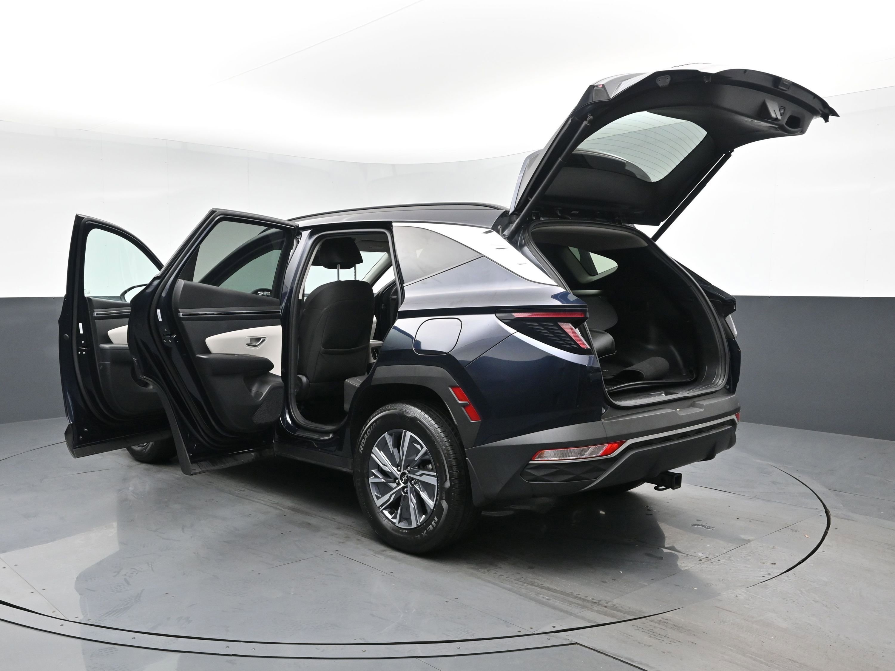 Used 2023 Hyundai Tucson Blue AWD/4WD image 27