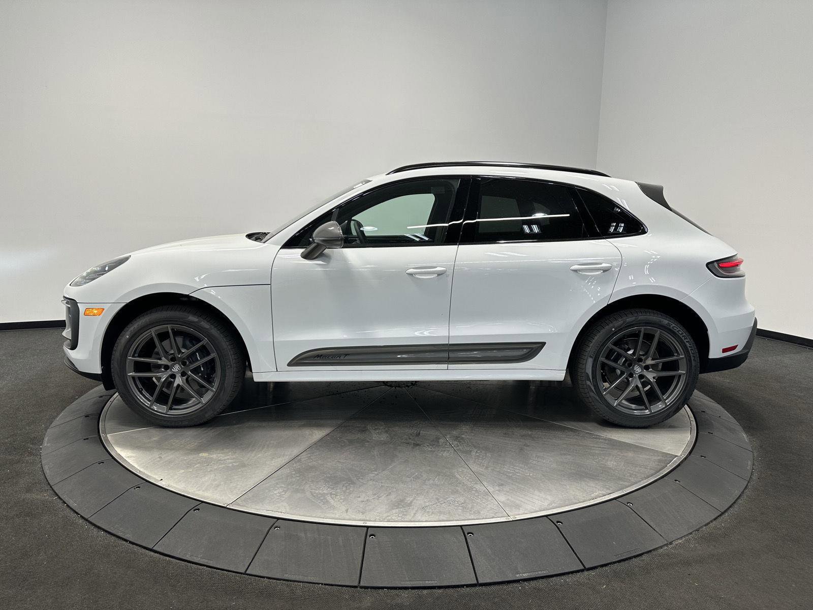 New 2025 Porsche Macan Turbo image 2
