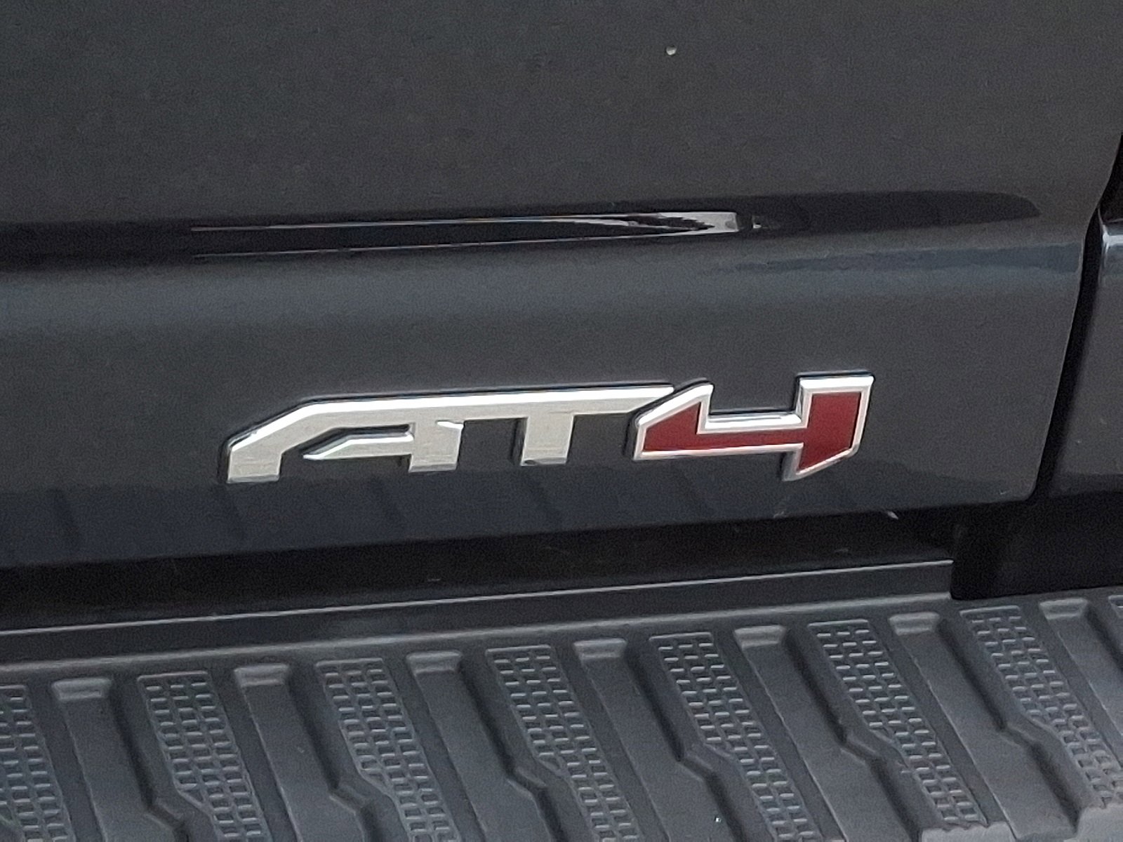 Used 2020 GMC Sierra 2500 AT4 w/ AT4 Premium Package image 30