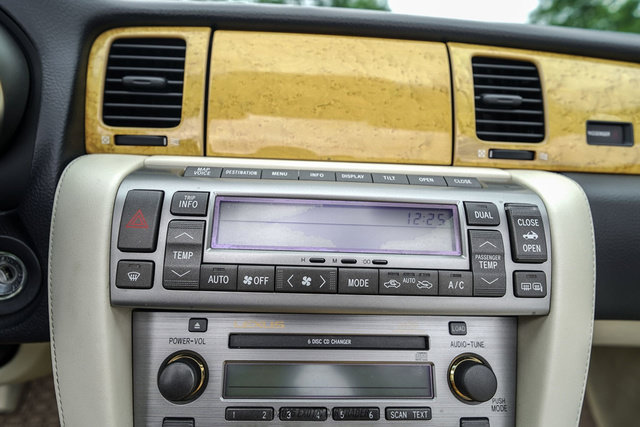 Used 2005 Lexus SC 430 Convertible RWD image 31