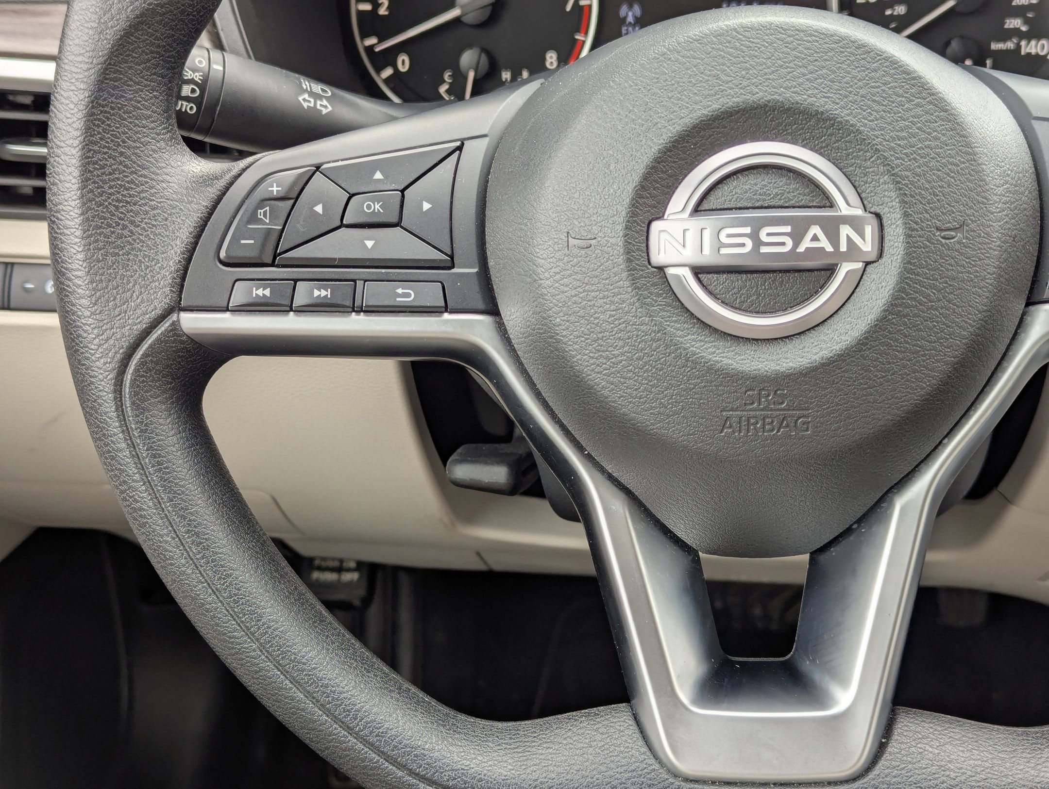 Used 2025 Nissan Altima 2.5 SV image 21