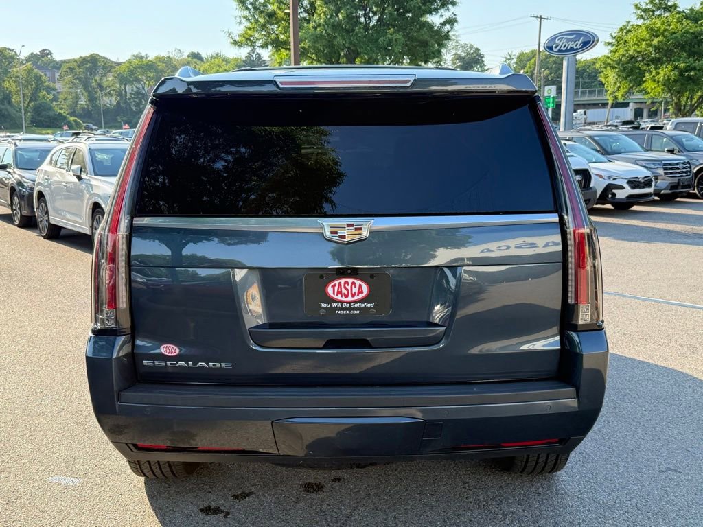 Used 2019 Cadillac Escalade Luxury AWD/4WD image 7