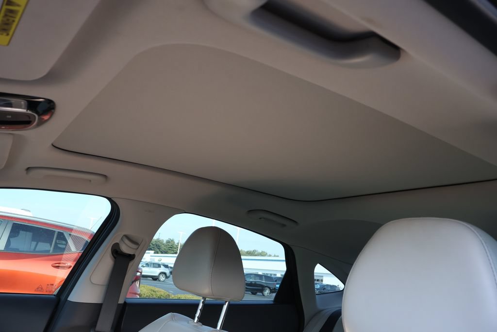 Used 2020 Hyundai Sonata Limited w/ Preferred Accessory Package FWD image 11