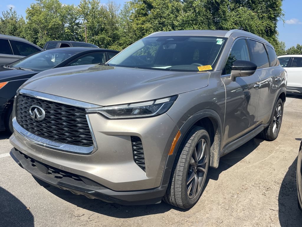 Used 2024 INFINITI QX60 Luxe w/ Cargo Package FWD image 3