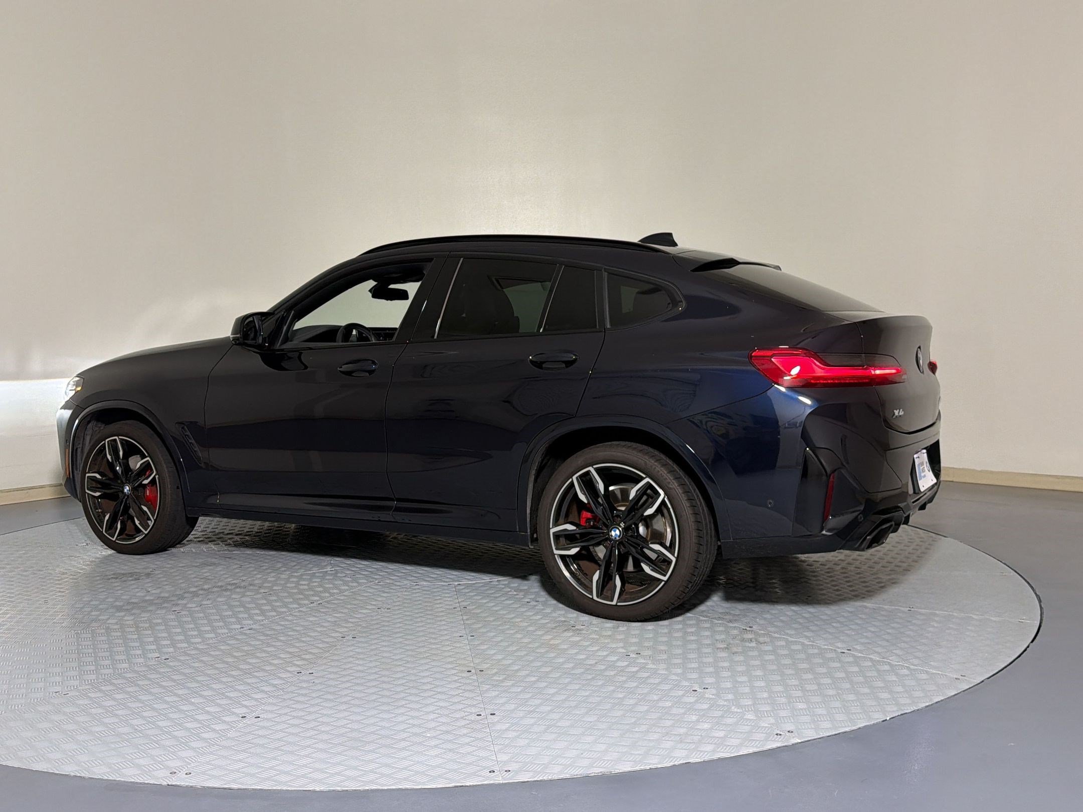 Certified 2024 BMW X4 M40i w/ Premium Package AWD/4WD image 3