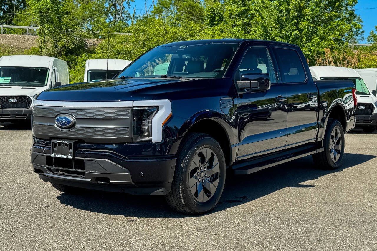 Used 2022 Ford F150 Lightning Lariat AWD/4WD image 7