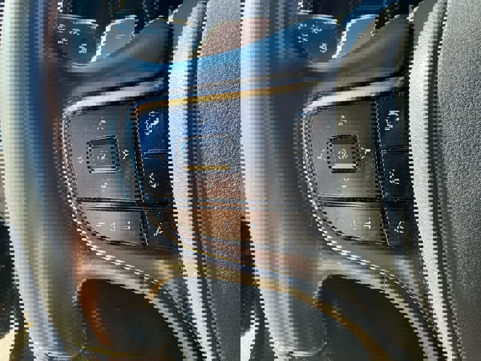 Used 2022 Lexus ES 300h w/ Luxury Package image 21