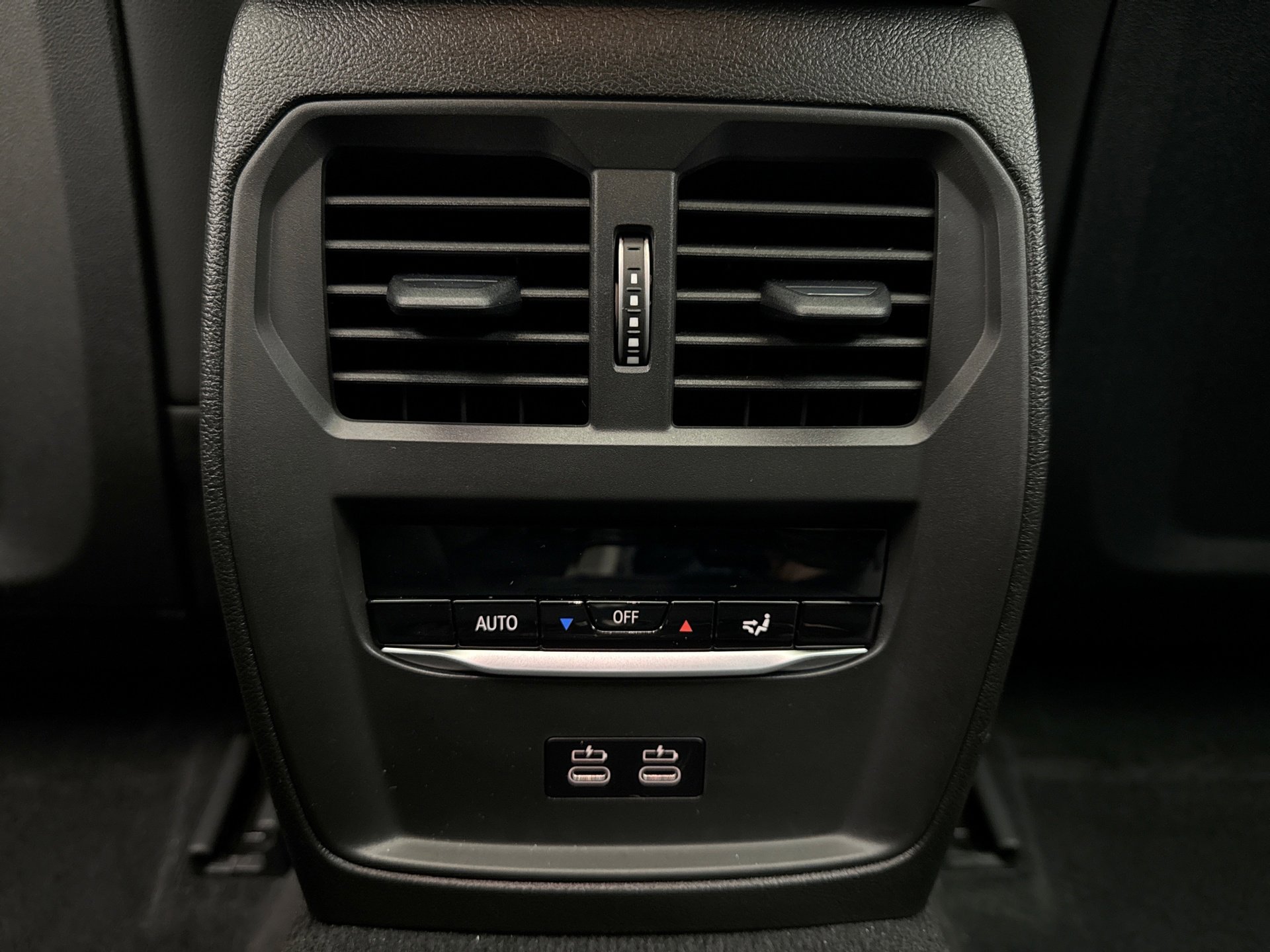 Used 2025 BMW 330i xDrive Sedan w/ M Sport Package image 21