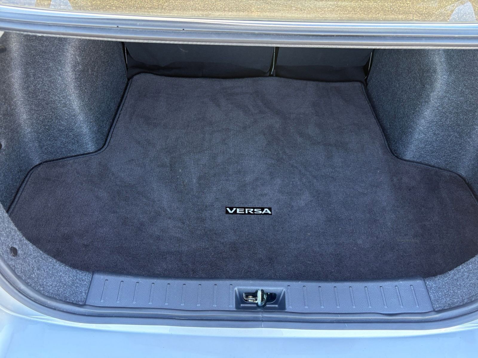 Used 2025 Nissan Versa SV image 29