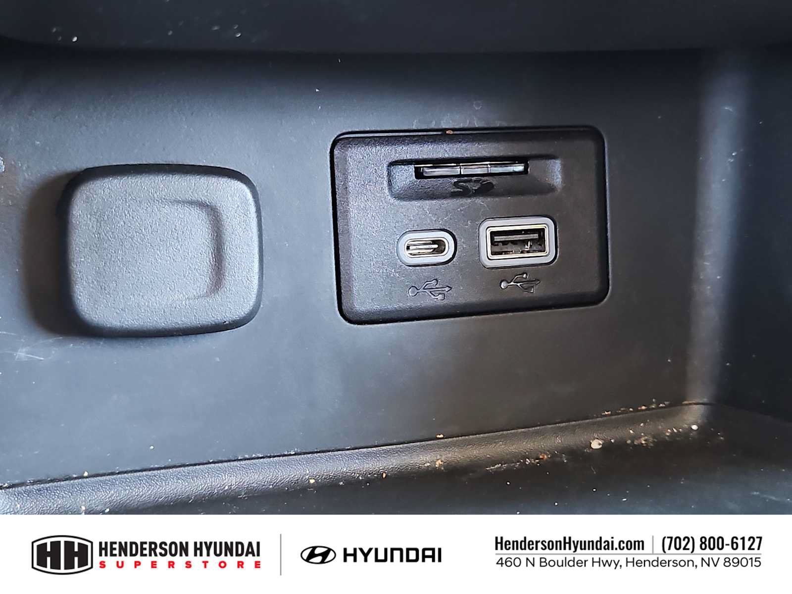 Used 2023 GMC Acadia SLT FWD image 32