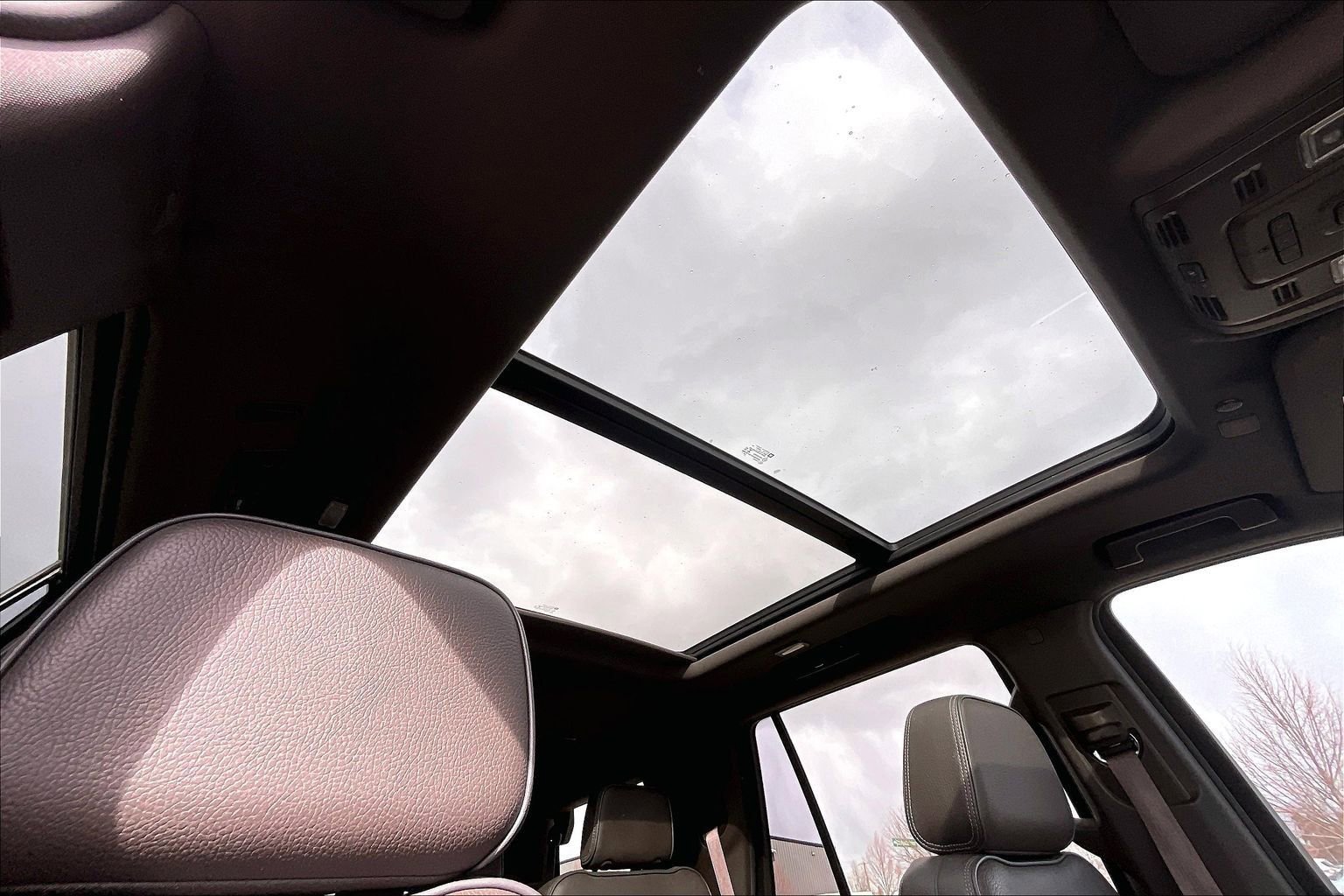 Used 2021 GMC Yukon Denali w/ Denali Premium Package image 21