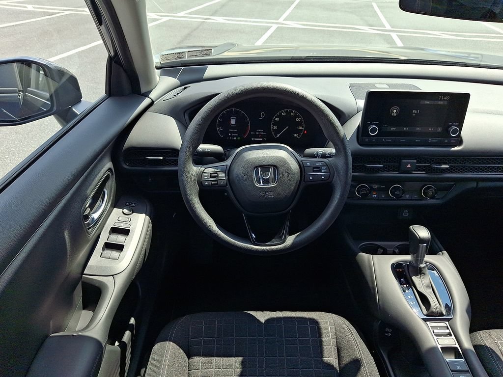 Used 2025 Honda HR-V LX image 11