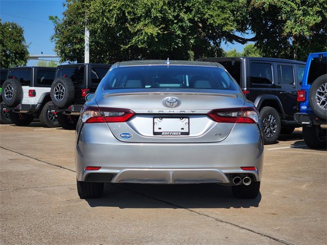 Used 2024 Toyota Camry SE image 6