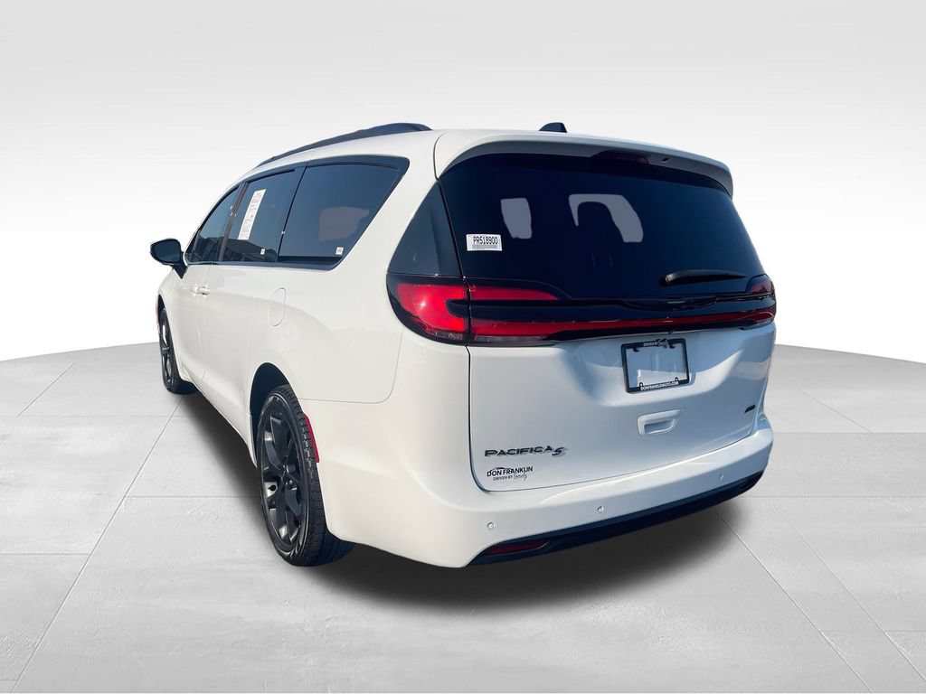 Used 2023 Chrysler Pacifica Touring-L w/ S Appearance Package AWD/4WD video 3