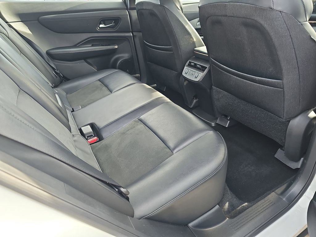Used 2023 Nissan Ariya FWD image 15