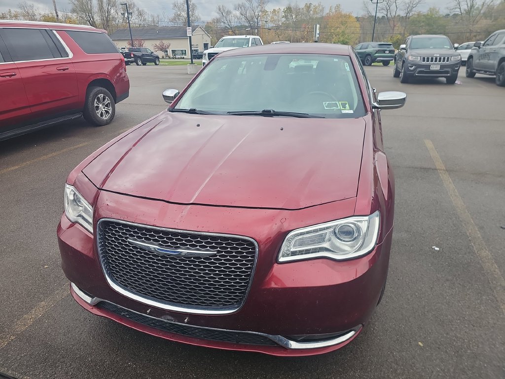 Used 2018 Chrysler 300 Limited AWD/4WD image 2