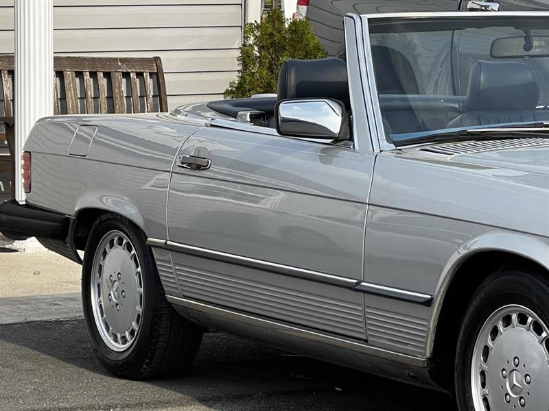 Used 1987 Mercedes-Benz 560 SL image 10