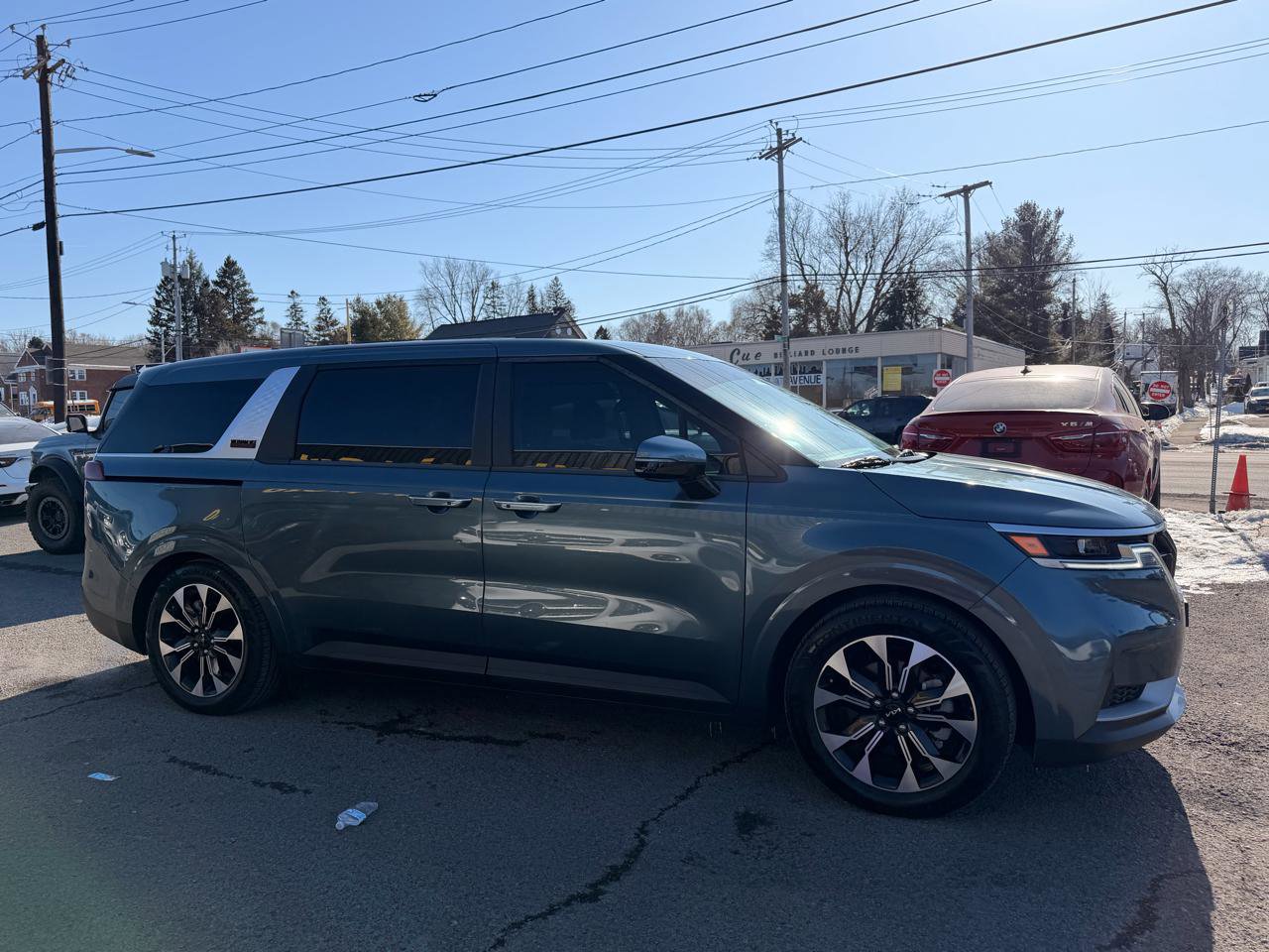 Used 2024 Kia Carnival EX image 4