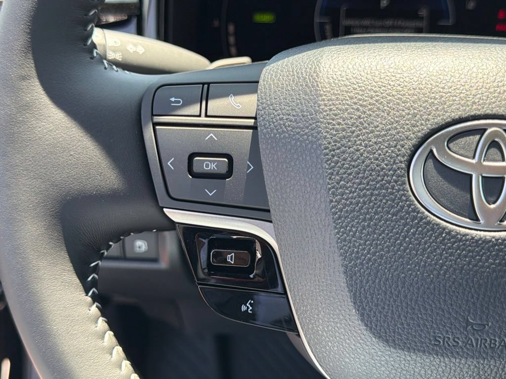 New 2026 Toyota Camry Hybrid FWD image 24