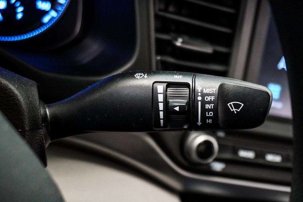 Used 2019 Hyundai Elantra SEL image 16