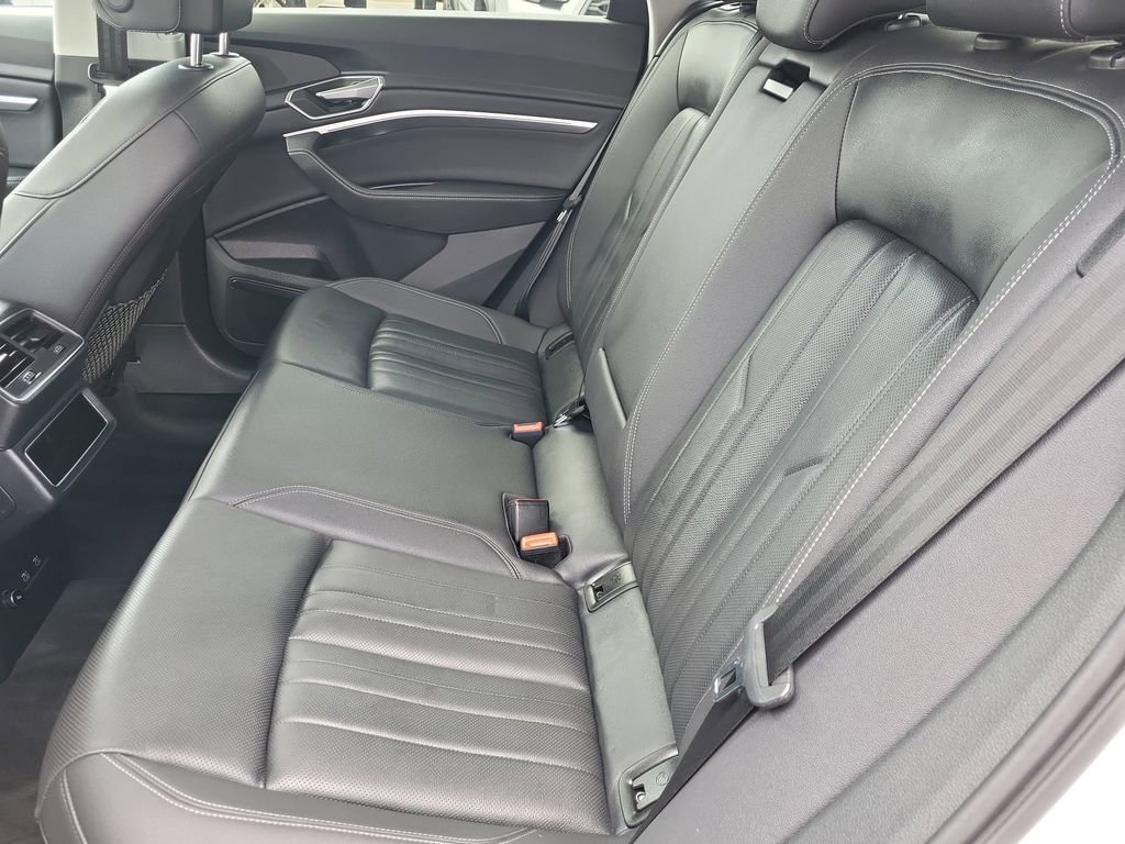 Used 2021 Audi e-tron Premium Plus w/ Premium Plus Package AWD/4WD image 12