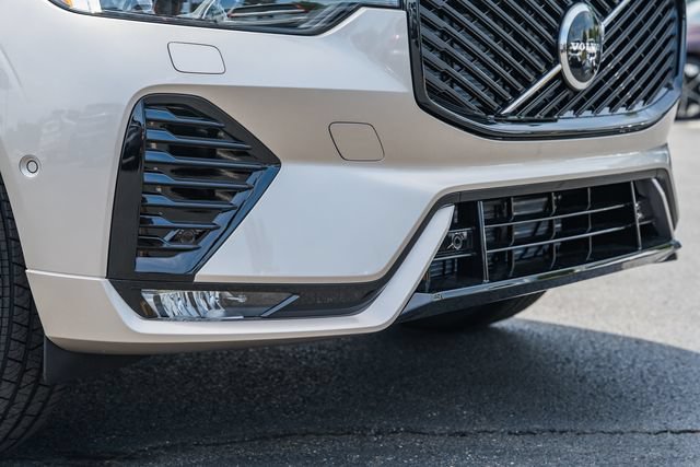 New 2026 Volvo XC60 B5 Plus w/ Protection Package Premier AWD/4WD image 13
