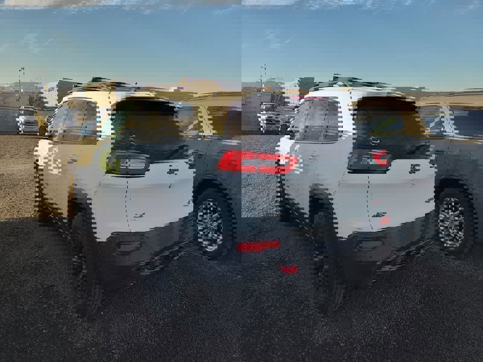 Used 2016 Jeep Cherokee Trailhawk w/ Comfort/Convenience Group image 3