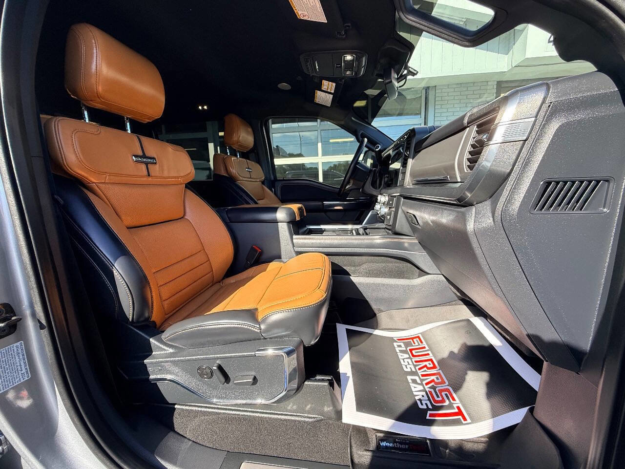 Used 2024 Ford F450 Platinum w/ FX4 Off-Road Package image 43