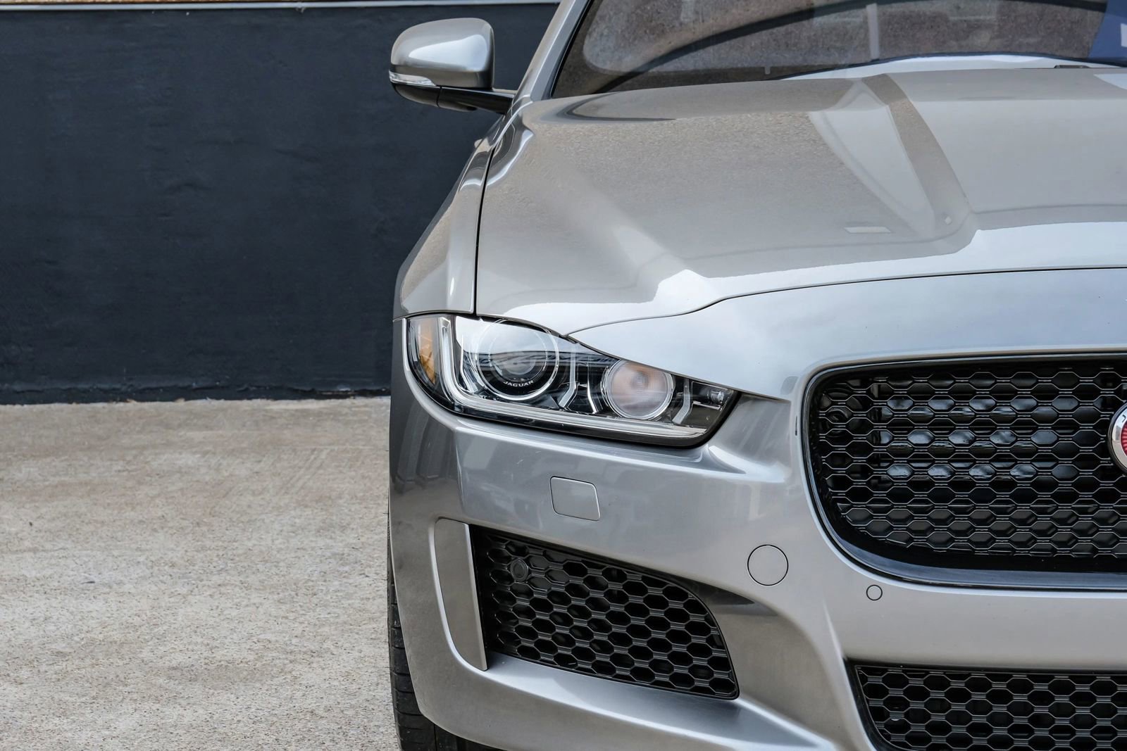 Used 2019 Jaguar XE S image 59