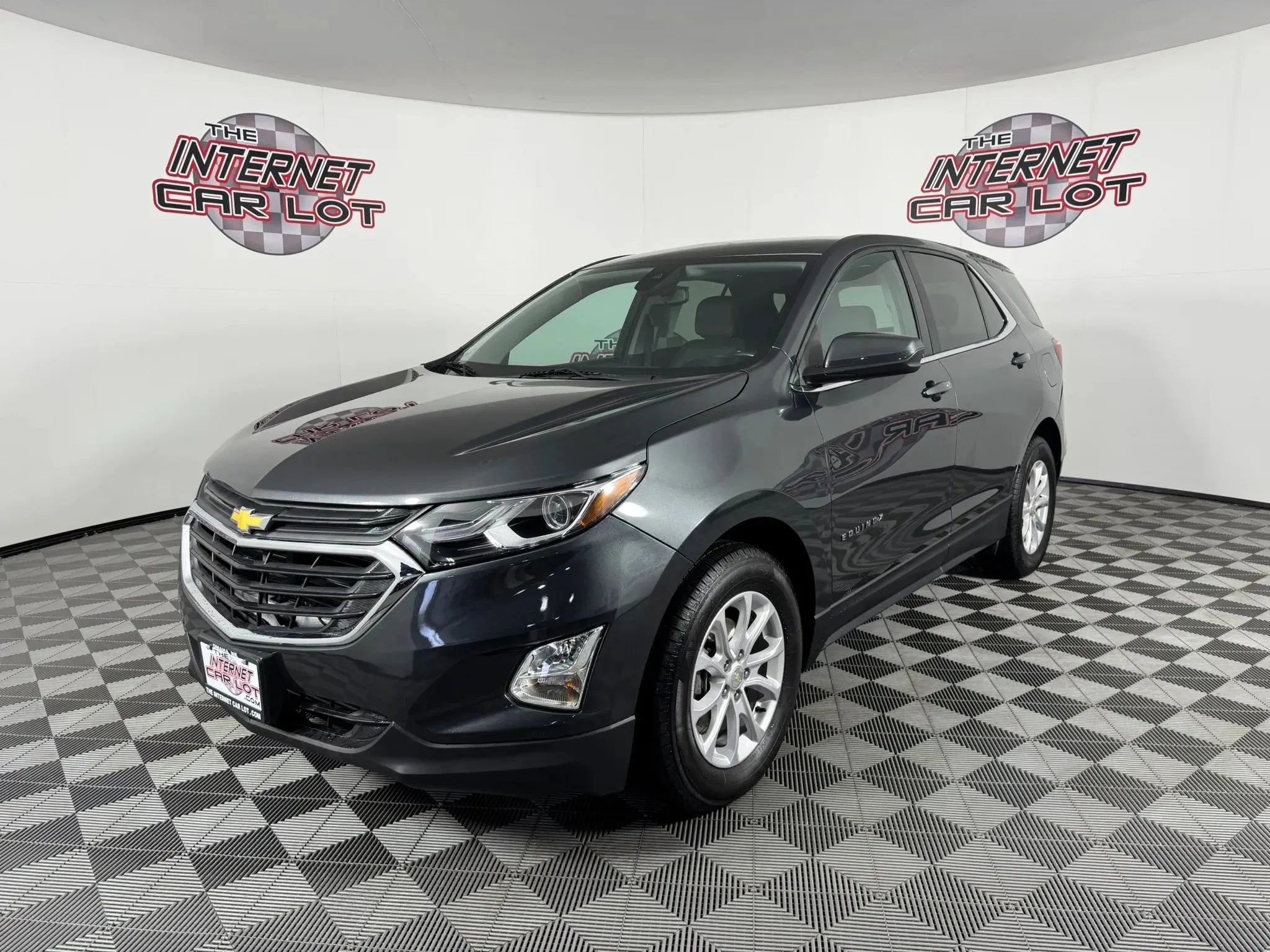 Used 2020 Chevrolet Equinox LT w/ Driver Convenience Package FWD image 3