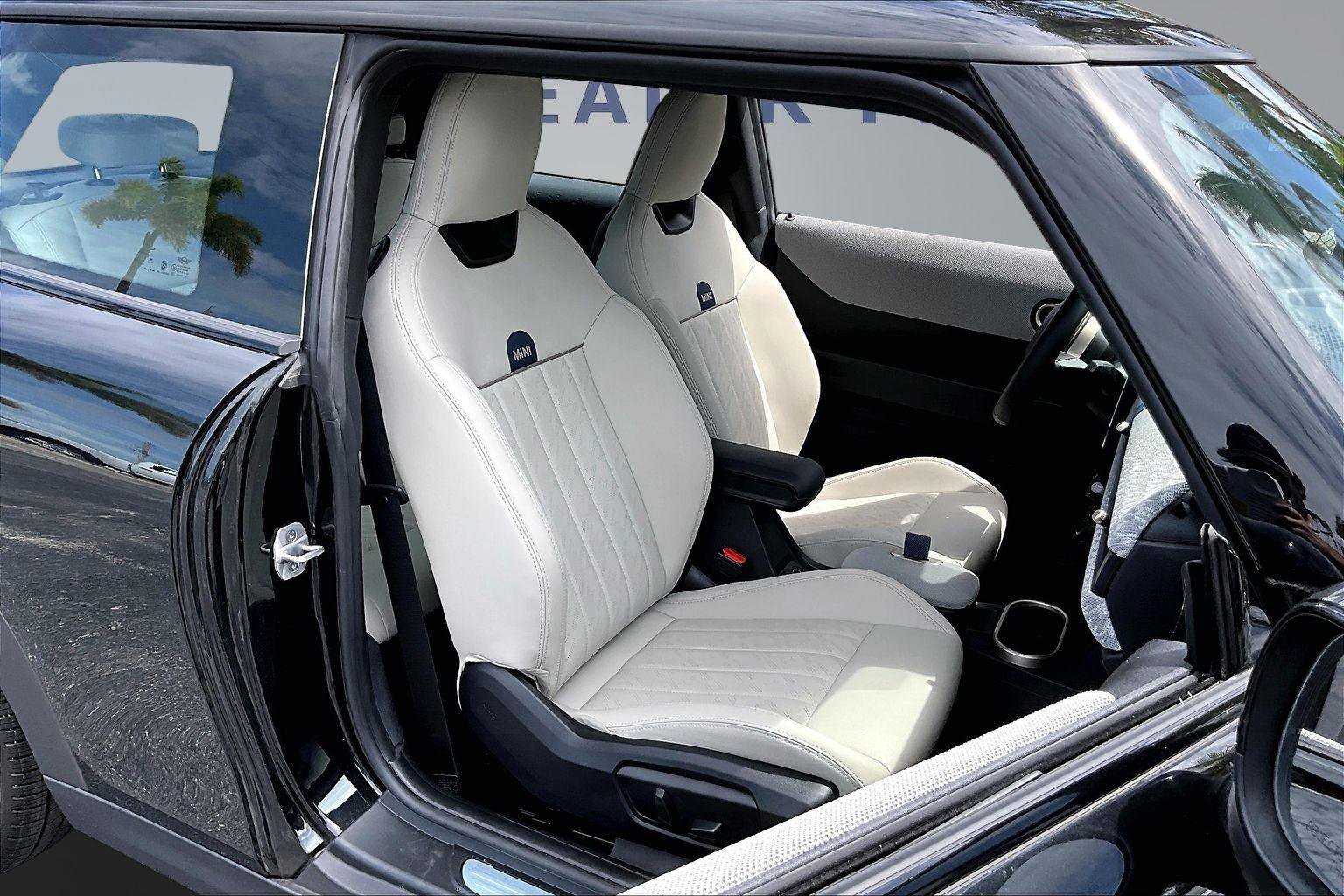 Used 2025 MINI Cooper S FWD image 29