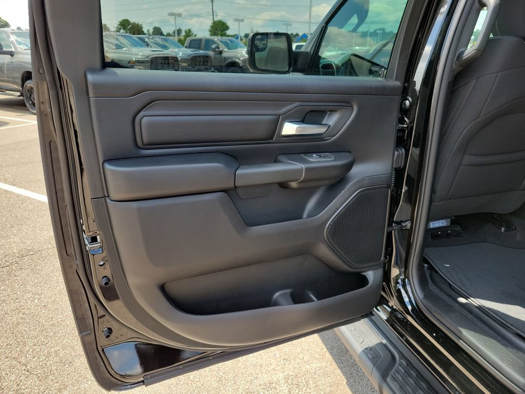 New 2026 RAM 1500 Express AWD/4WD image 10