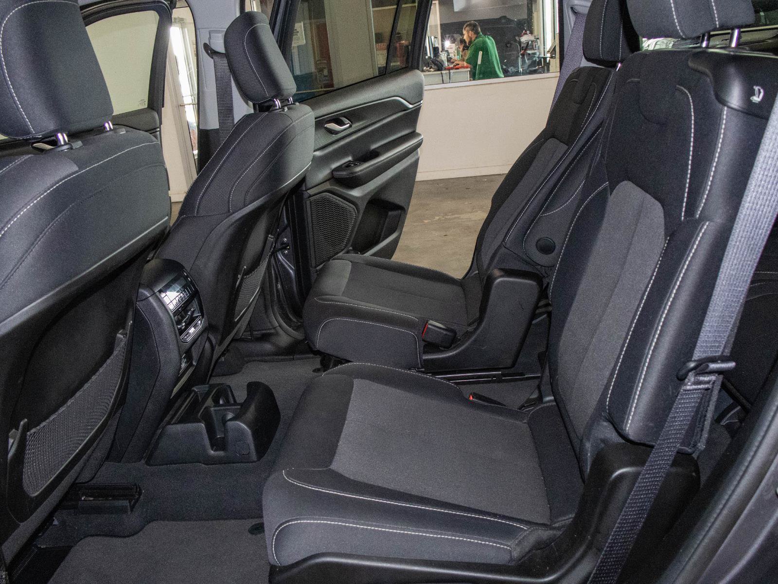 Used 2023 Jeep Grand Cherokee L Laredo RWD image 13