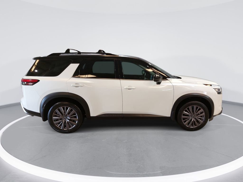 Used 2023 Nissan Pathfinder SL w/ SL Premium Package image 4