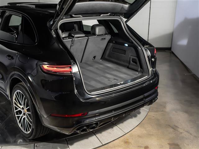 Certified 2020 Porsche Cayenne Coupe AWD/4WD image 35