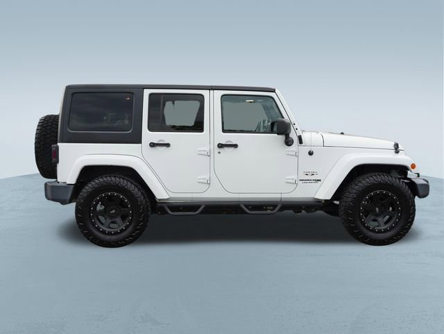 Used 2018 Jeep Wrangler Unlimited Sahara AWD/4WD image 9