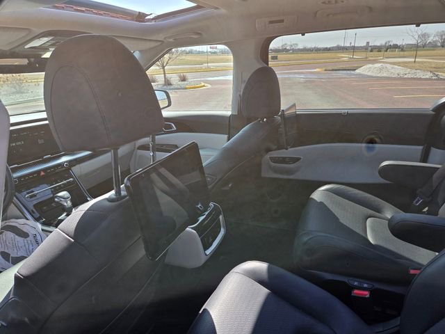 Used 2024 Kia Carnival SX Prestige FWD image 51