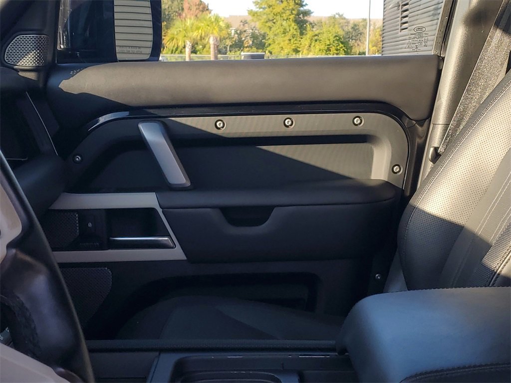 Used 2021 Land Rover Defender 110 X-Dynamic HSE image 29