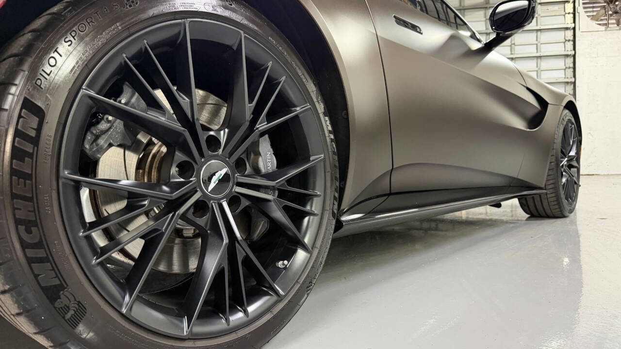 Used 2021 Aston Martin V8 Vantage Base 2dr Coupe image 8