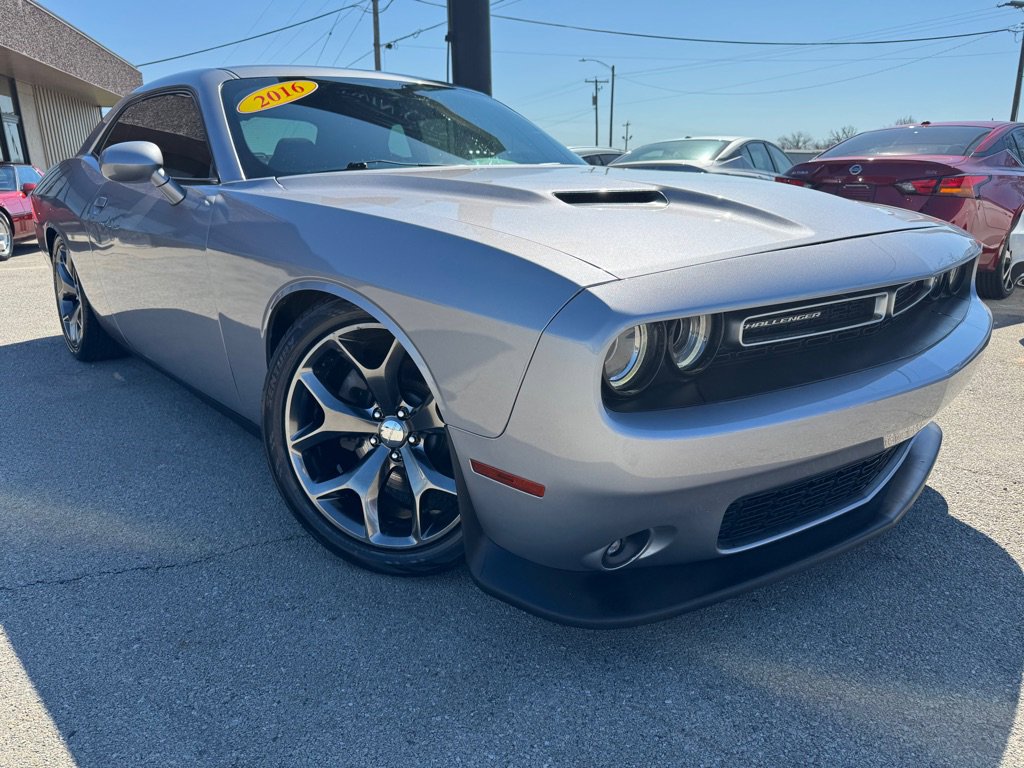 Used 2016 Dodge Challenger R/T w/ Cold Weather Group image 2