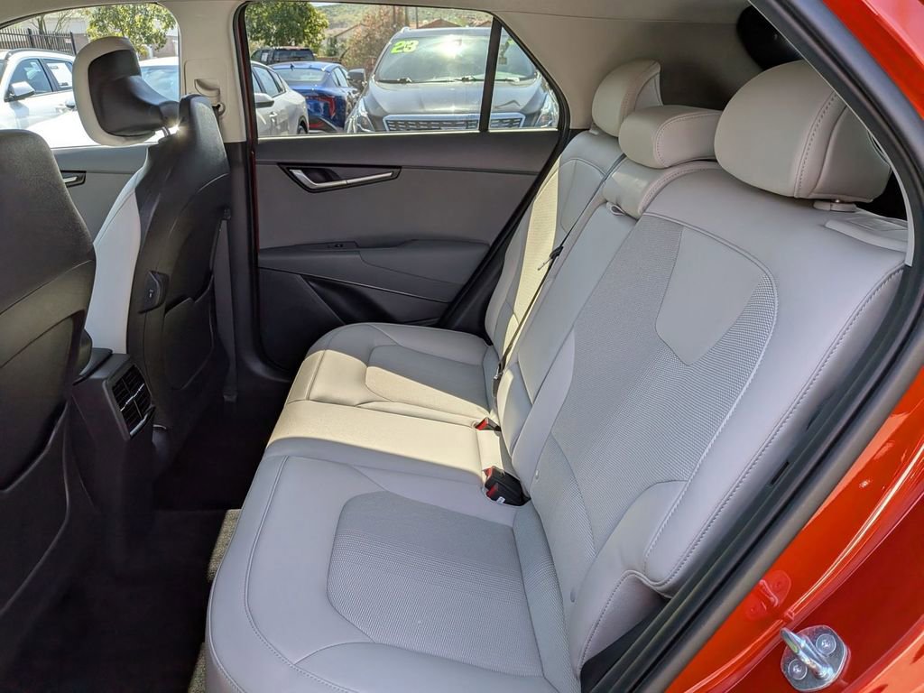Used 2023 Kia Niro EX Touring image 28