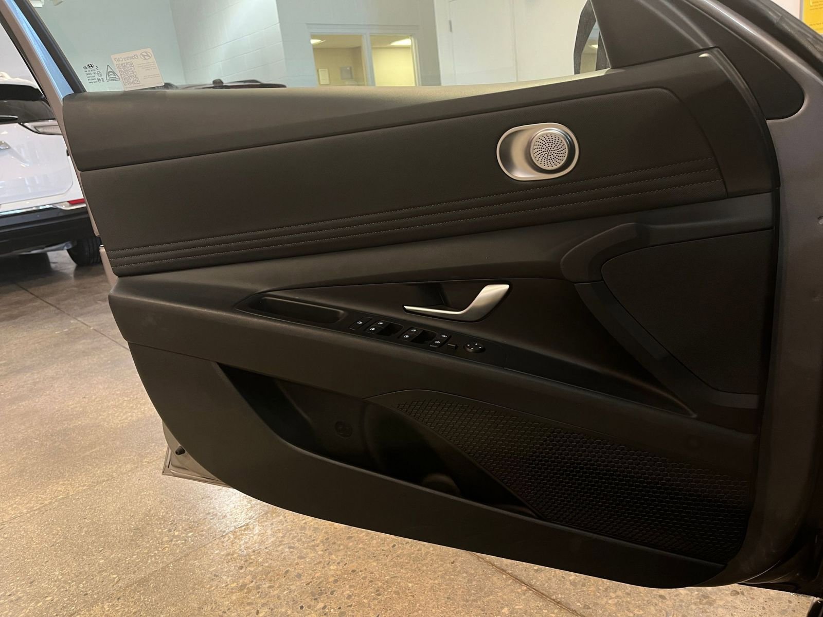 Used 2025 Hyundai Elantra SEL image 18