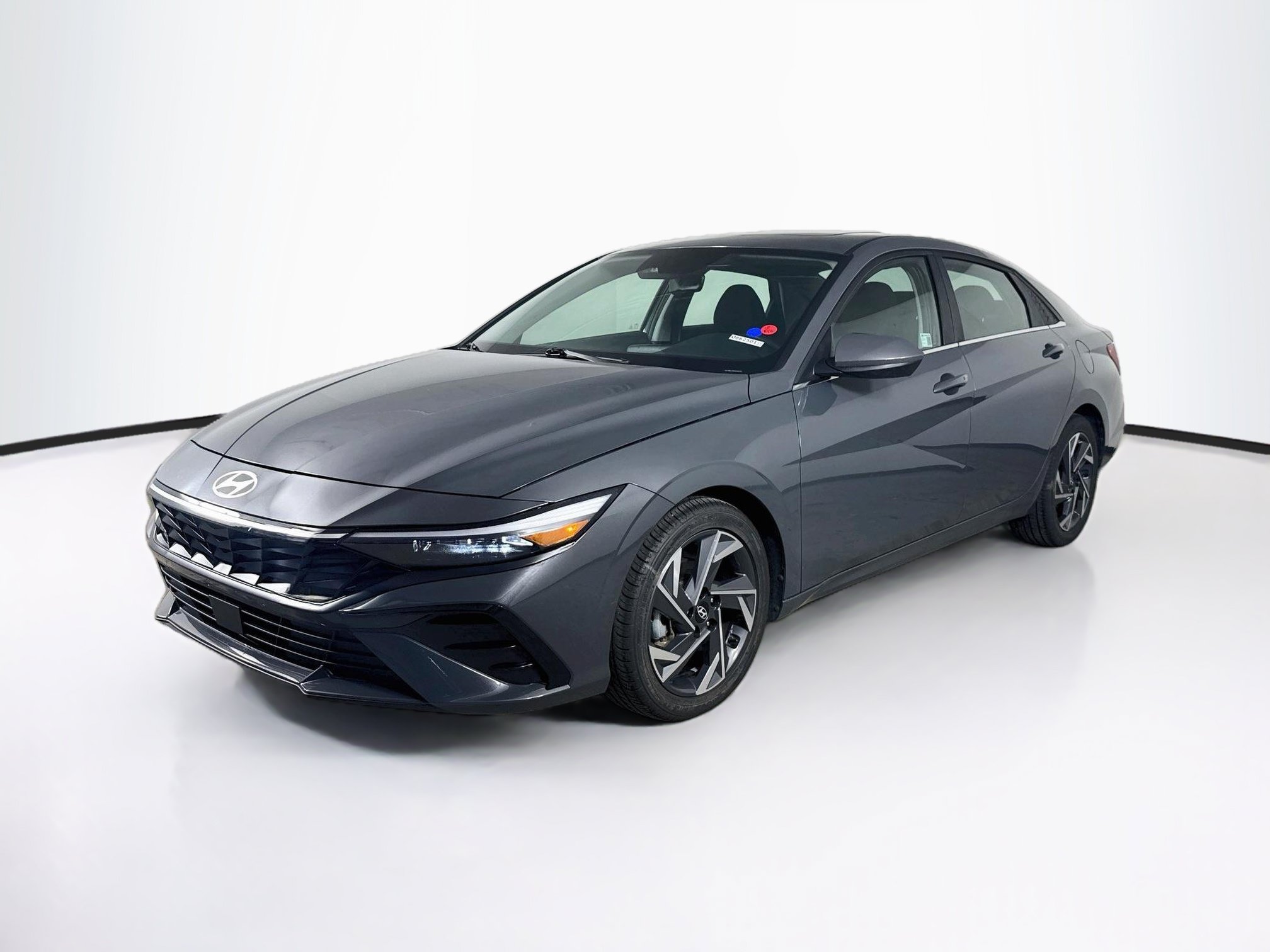 Used 2025 Hyundai Elantra SEL FWD image 4