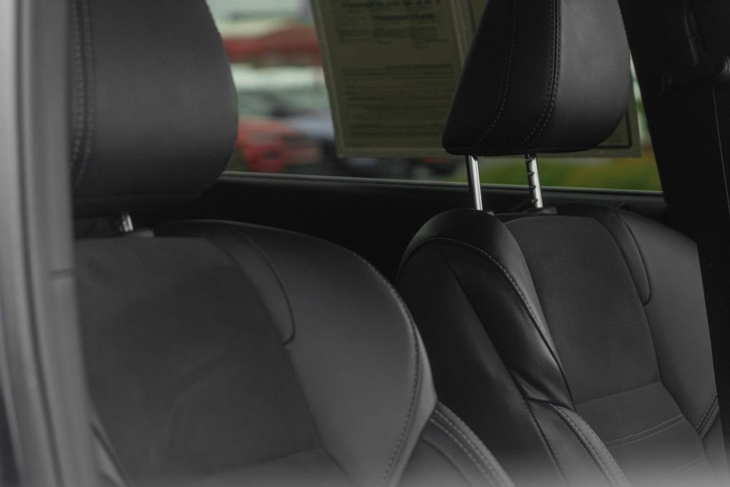 Used 2024 Mitsubishi Outlander SE Black Edition image 52