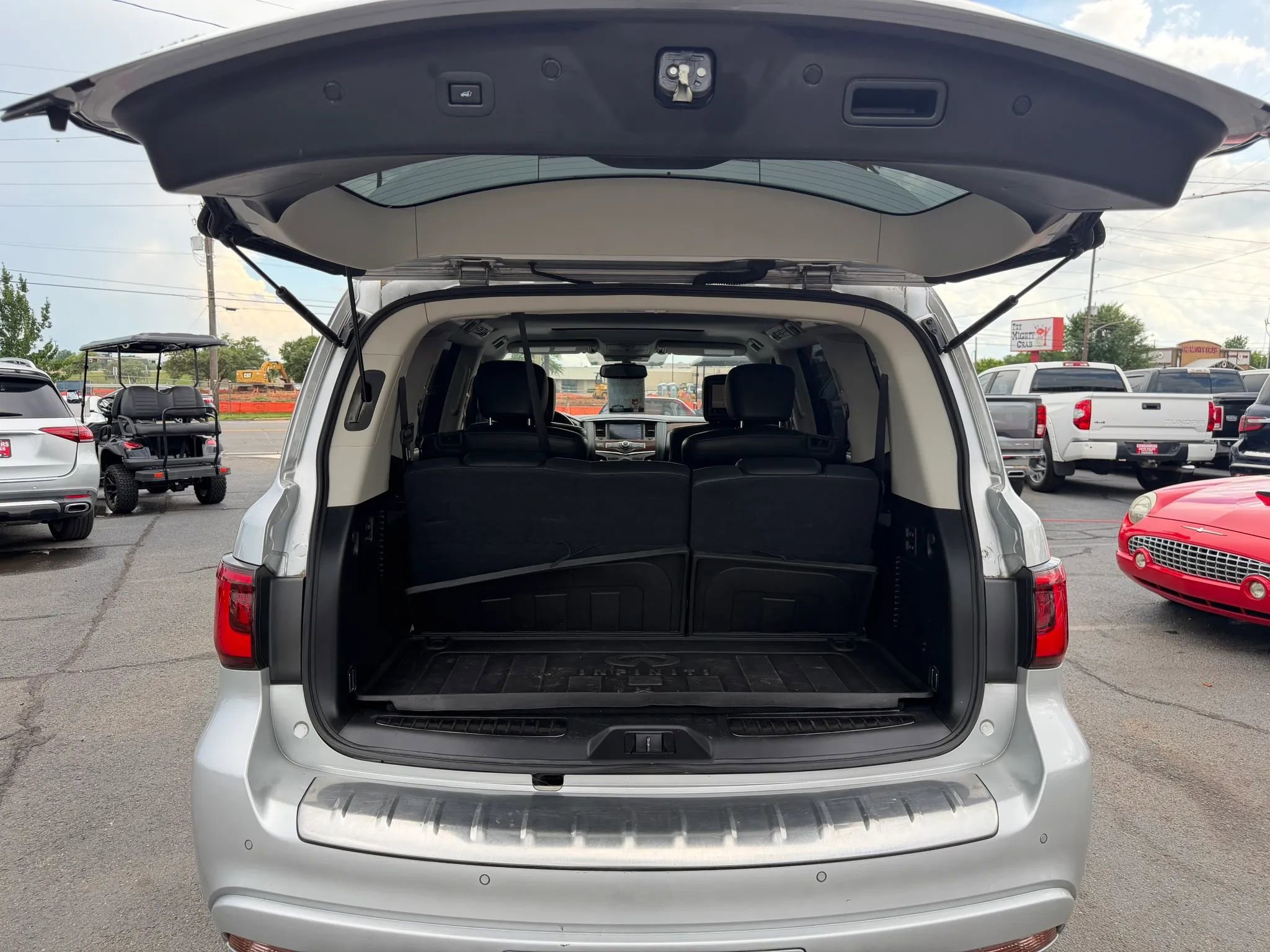 Used 2018 INFINITI QX80 2WD w/ Driver Assistance Package image 23