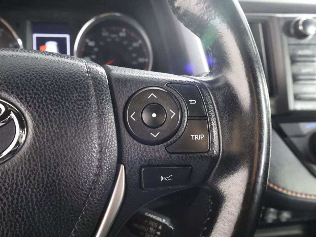 Used 2018 Toyota RAV4 SE w/ All Weather Liner Package image 43